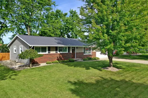 203 N Bone Dr, Normal, IL 61761 photo 3
