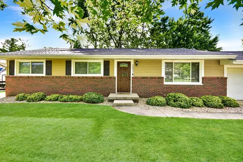 203 N Bone Dr, Normal, IL 61761 photo 6