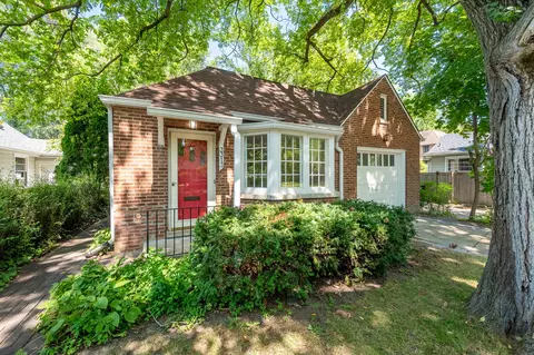 3313 Grant St, Evanston, IL 60201