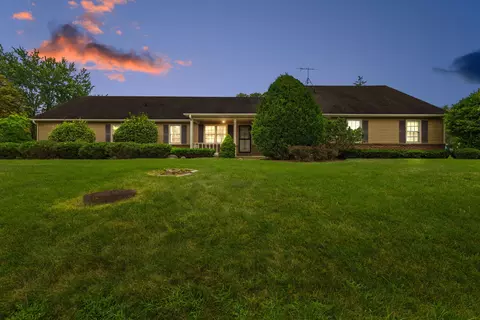 7 Don Carlos Dr, Hanover Park, IL 60133