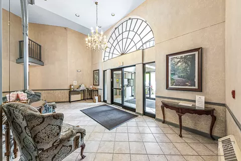 511 Aurora Ave #317, Naperville, IL 60540 photo 5