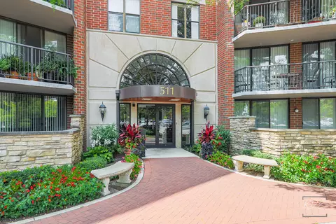 511 Aurora Ave #317, Naperville, IL 60540 photo 2