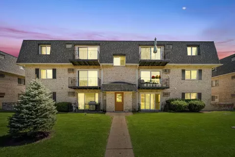 1313 N Baldwin Ct #3B, Palatine, IL 60074