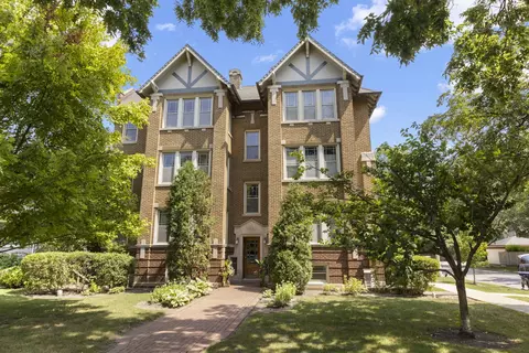 142 S Cuyler Ave #3, Oak Park, IL 60302
