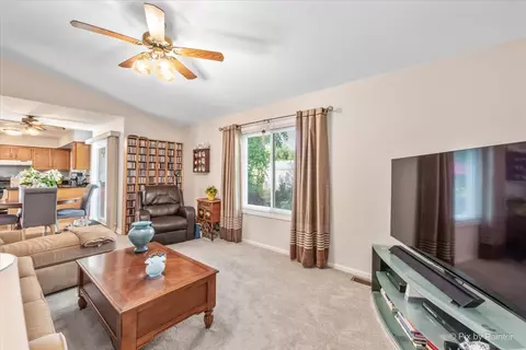 59 Jefferson Ln, Cary, IL 60013 photo 14