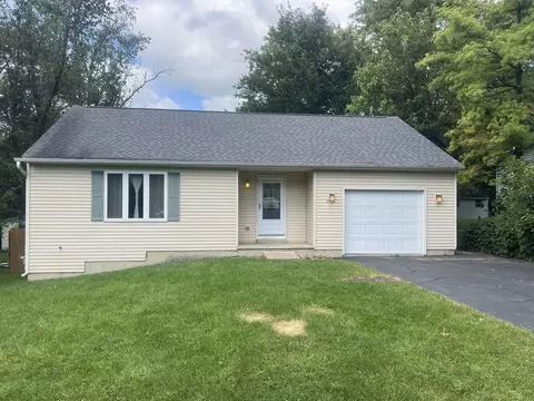 2805 Walnut Dr, Wonder Lake, IL 60097