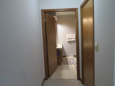 Entry Way - 2273 Beverly Dr, Morris, IL 60450 photo 2 of 3