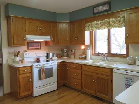 Kitchen - 2273 Beverly Dr, Morris, IL 60450 photo 2 of 3