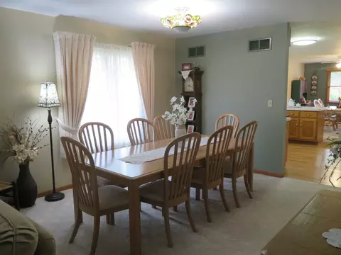 Dining - 2273 Beverly Dr, Morris, IL 60450 photo 1 of 4
