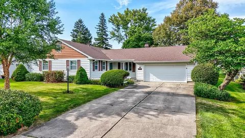 408 Oak Ridge Dr, Ottawa, IL 61350