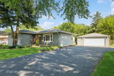 33 W206 Toni St, Saint Charles, IL 60174