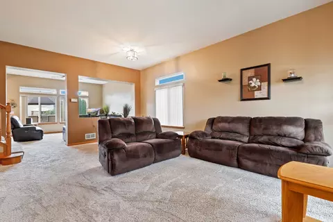 6217 Clifton Ct, Plainfield, IL 60586 photo 3