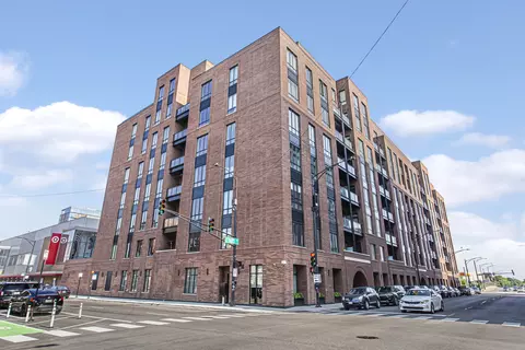305 S Racine Ave #5D, Chicago, IL 60607