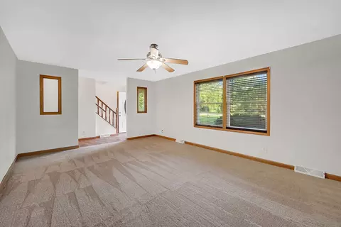 Living - 517 W Cermak Rd, Braidwood, IL 60408 photo 2 of 4
