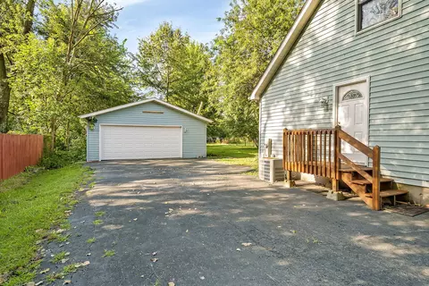 Exterior - 517 W Cermak Rd, Braidwood, IL 60408 photo 3 of 7