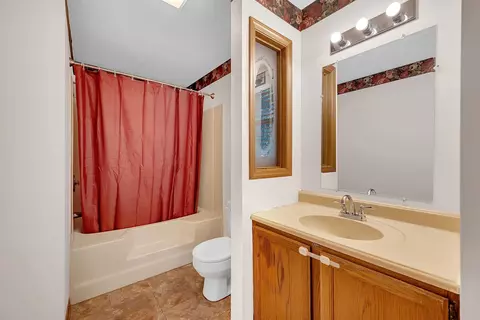 Bath - 517 W Cermak Rd, Braidwood, IL 60408 photo 2 of 3