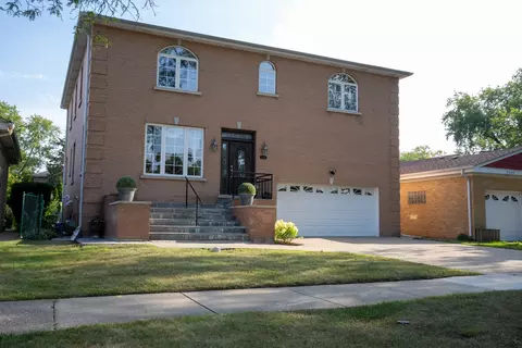 5045 Lunt Ave, Skokie, IL 60077