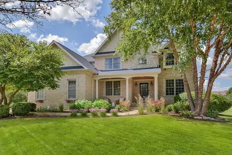 726 Woodbury Ct, Sugar Grove, IL 60554