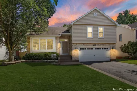 Exterior - 1040 Trillium Ln, Bartlett, IL 60103 photo 6 of 6