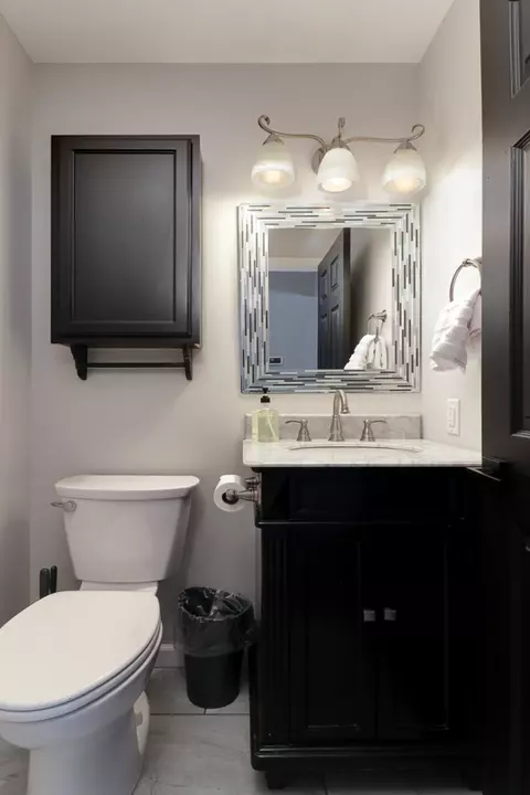 Bath - 506 Beacon Ct, Bloomington, IL 61704 photo 1 of 9