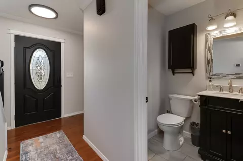 Entry Way - 506 Beacon Ct, Bloomington, IL 61704 photo 2 of 5