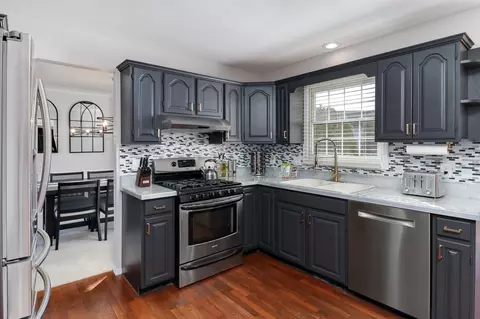Kitchen - 506 Beacon Ct, Bloomington, IL 61704 photo 1 of 10