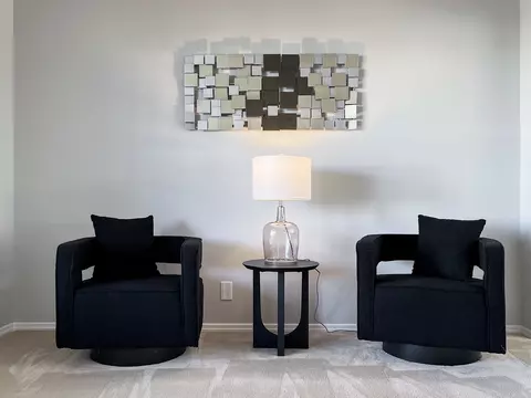 Living - 506 Beacon Ct, Bloomington, IL 61704 photo 2 of 6