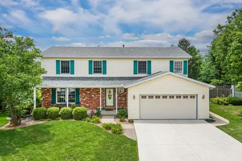 506 Beacon Ct, Bloomington, IL 61704