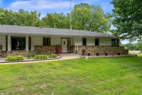 7733 Owen Center Rd, Rockford, IL 61101