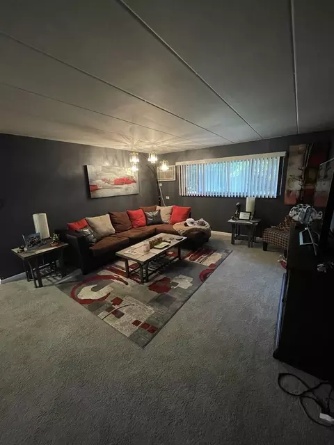 Living - 18361 Glen Oak Ave #G, Lansing, IL 60438 photo 1 of 2