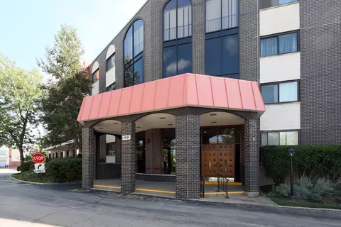 4901 Golf Rd #105, Skokie, IL 60077