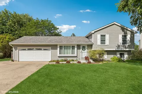 307 N Huntington Dr, Mchenry, IL 60050