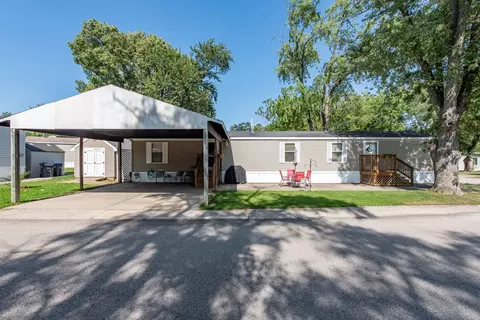 38569 N Sheridan Rd #423, Beach Park, IL 60087