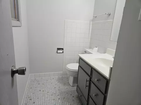 Bath - 12109 S Laramie Ave #2B, Alsip, IL 60803 photo 2 of 2