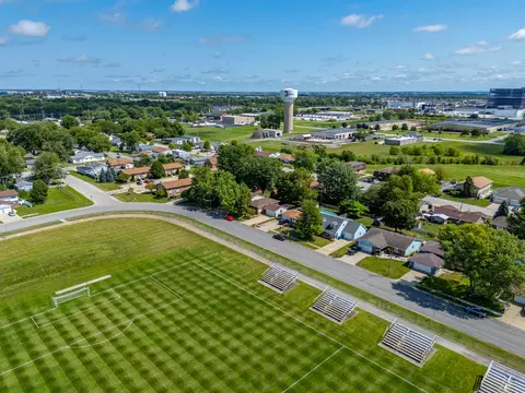 142 S Stadium Dr, Bourbonnais, IL 60914