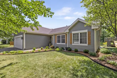 7353 Fairmont Ln, Rockford, IL 61107