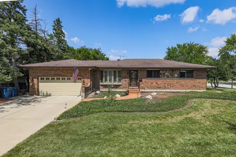 1300 W Holtz Ave, Addison, IL 60101
