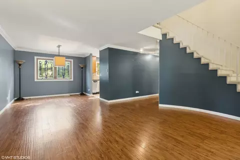 Living - 817 W Appletree Ln, Bartlett, IL 60103 photo 3 of 6