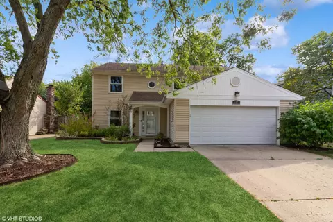 817 W Appletree Ln, Bartlett, IL 60103