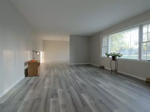 Living - 401 N Washington St, Dwight, IL 60420 photo 2 of 5