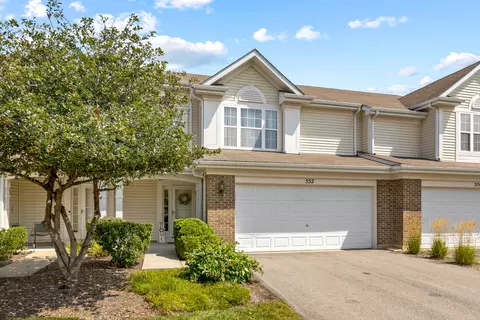 552 Yorkshire Ln, Pingree Grove, IL 60140