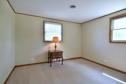 Bedroom - 4304 Linden Ln, Rolling Meadows, IL 60008 photo 5 of 6