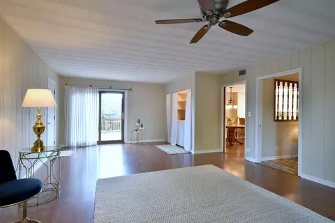 Living - 4304 Linden Ln, Rolling Meadows, IL 60008 photo 2 of 3