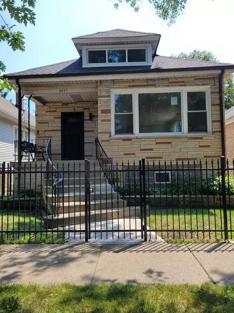 8633 S Marquette Ave, Chicago, IL 60617