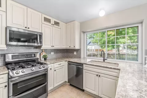 428 Monarch Birch Ln, Bartlett, IL 60103 photo 14