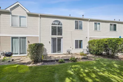 Exterior - 1697 Spaulding Rd, Bartlett, IL 60103 photo 3 of 5