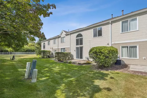 Exterior - 1697 Spaulding Rd, Bartlett, IL 60103 photo 4 of 5