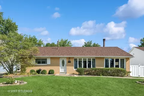 400 Audubon Rd, Streamwood, IL 60107
