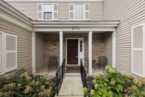 5712 Foxgate Ln, Hinsdale, IL 60521
