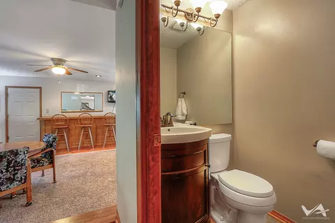 Bath - 1034 Fall Cir, Roselle, IL 60172 photo 1 of 3